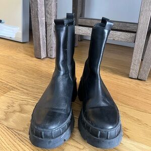 Zara Black Chunky Platform Chelsea Boots